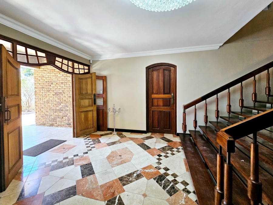 8 Bedroom Property for Sale in Waverley Free State